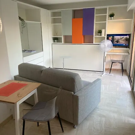 Studio Front De Mer, 30m2 Piscine & Mer דירה